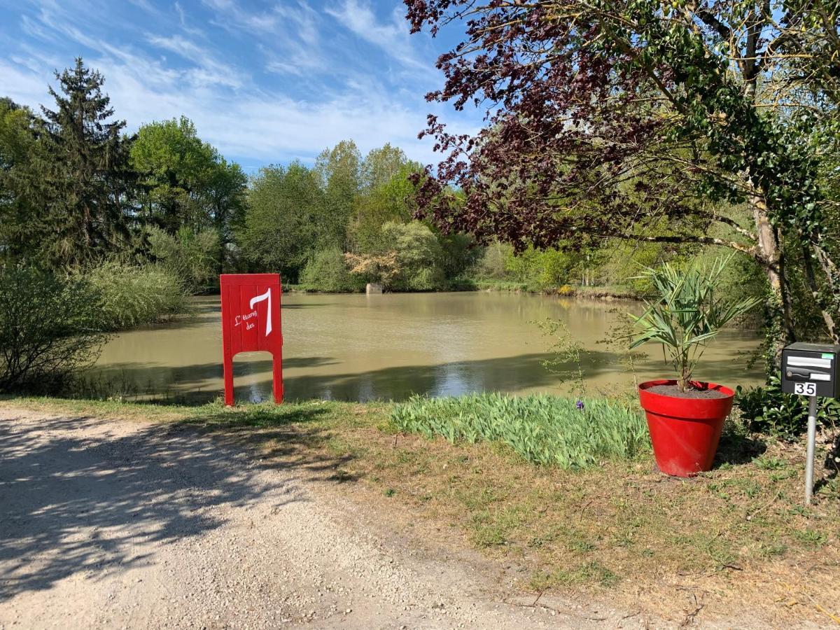 Готель L'Etang Des 7 Le Controis-en-Sologne Екстер'єр фото